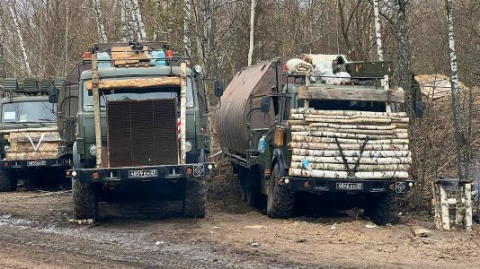 Russian-Trucks-Wood-Ukraine-Armor.jpg