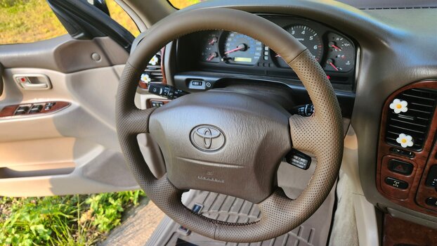 Loncky Steering Wheel.jpg