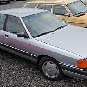 1990_Audi_100_front_(USA).jpg