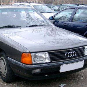 Audi_100_C3_front_20080228.jpg