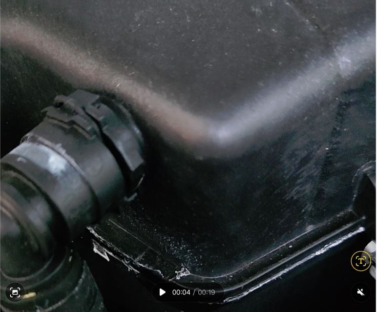 HT Coolant Reservoir crust.JPG