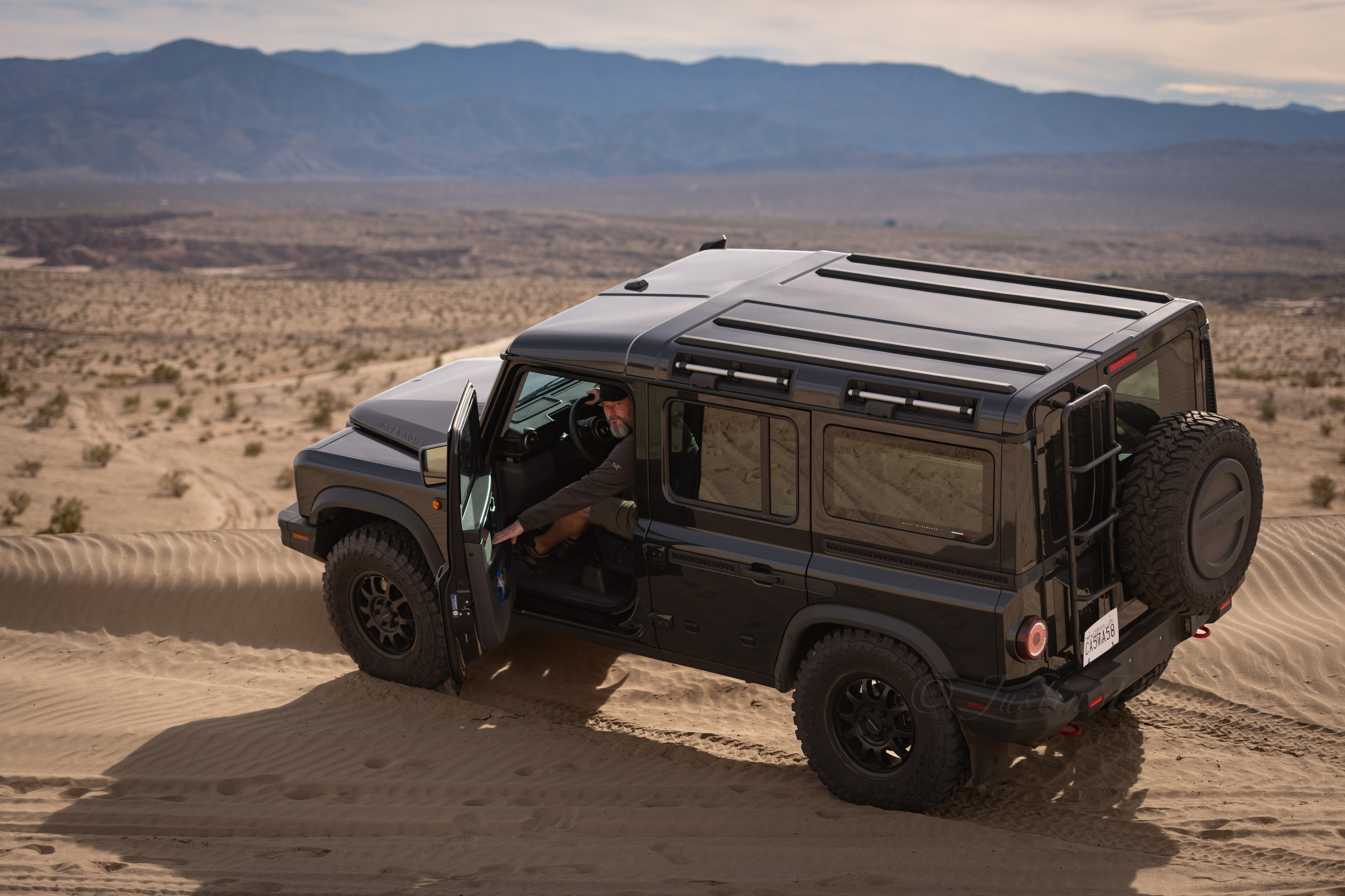 Ineos Grenadier - Goose Gear - Dune