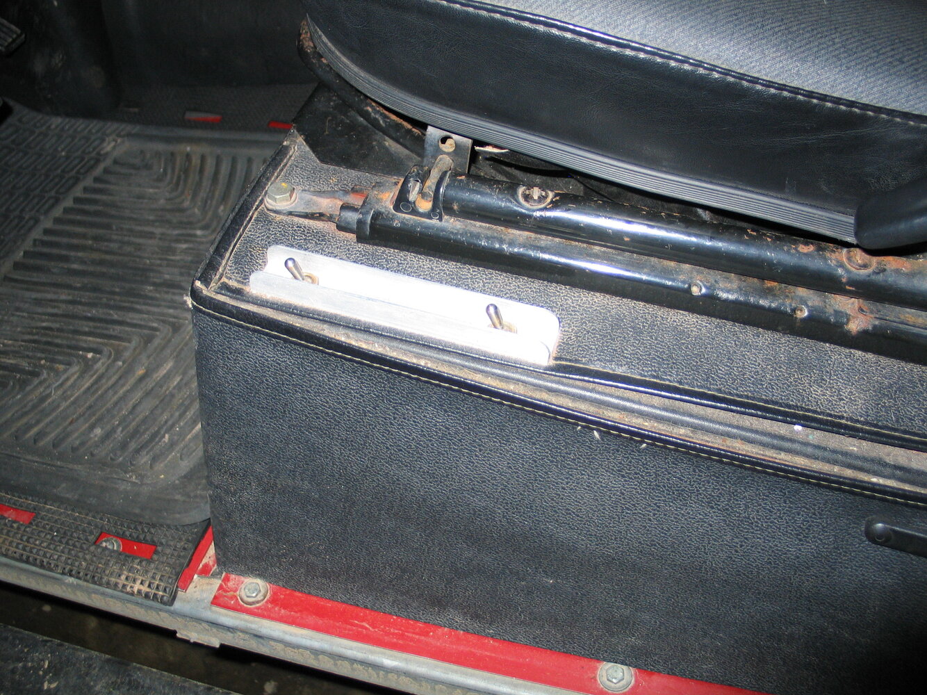 Misc  D-90 014.jpg