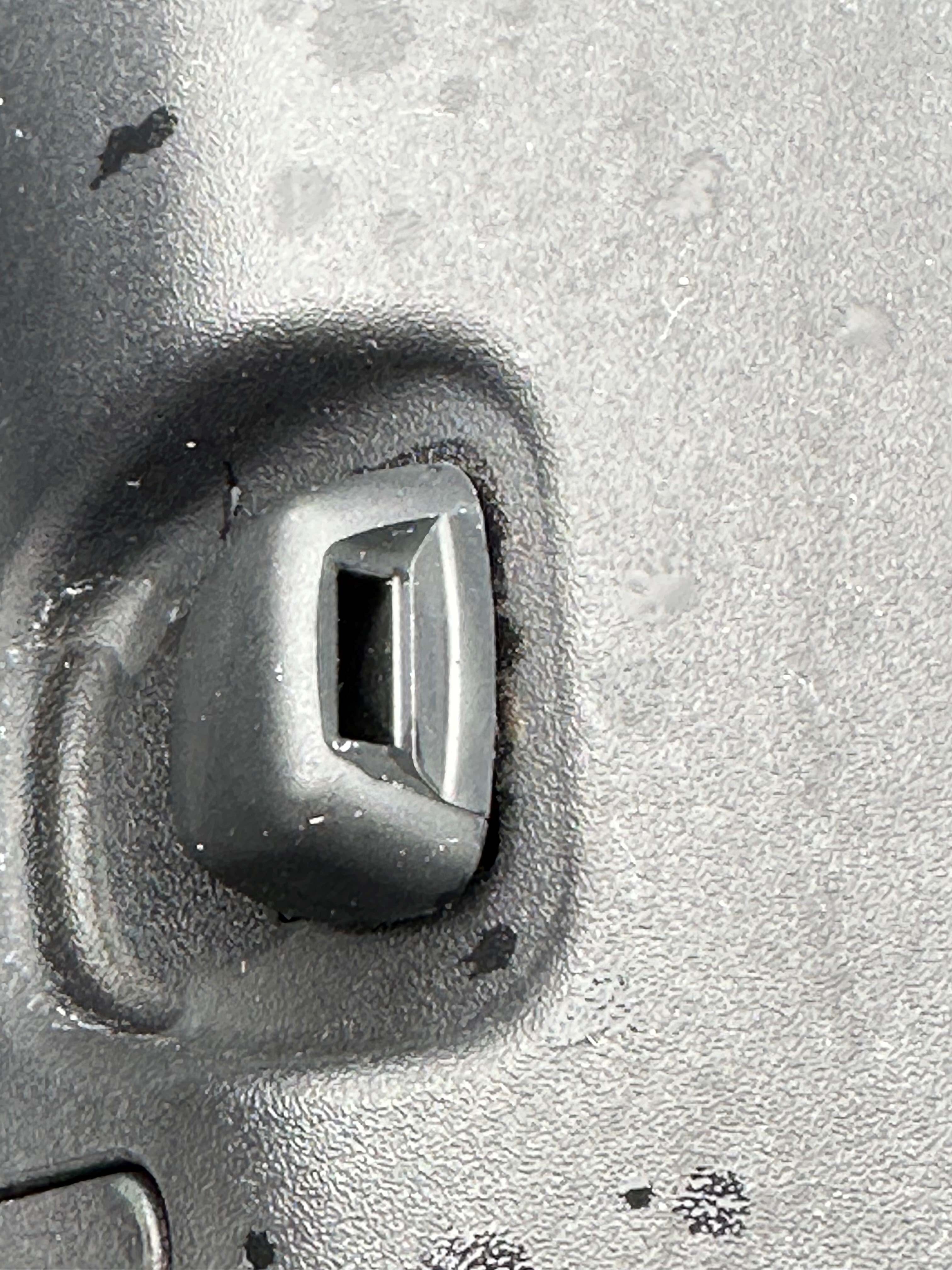 screen washer missing sml.JPG
