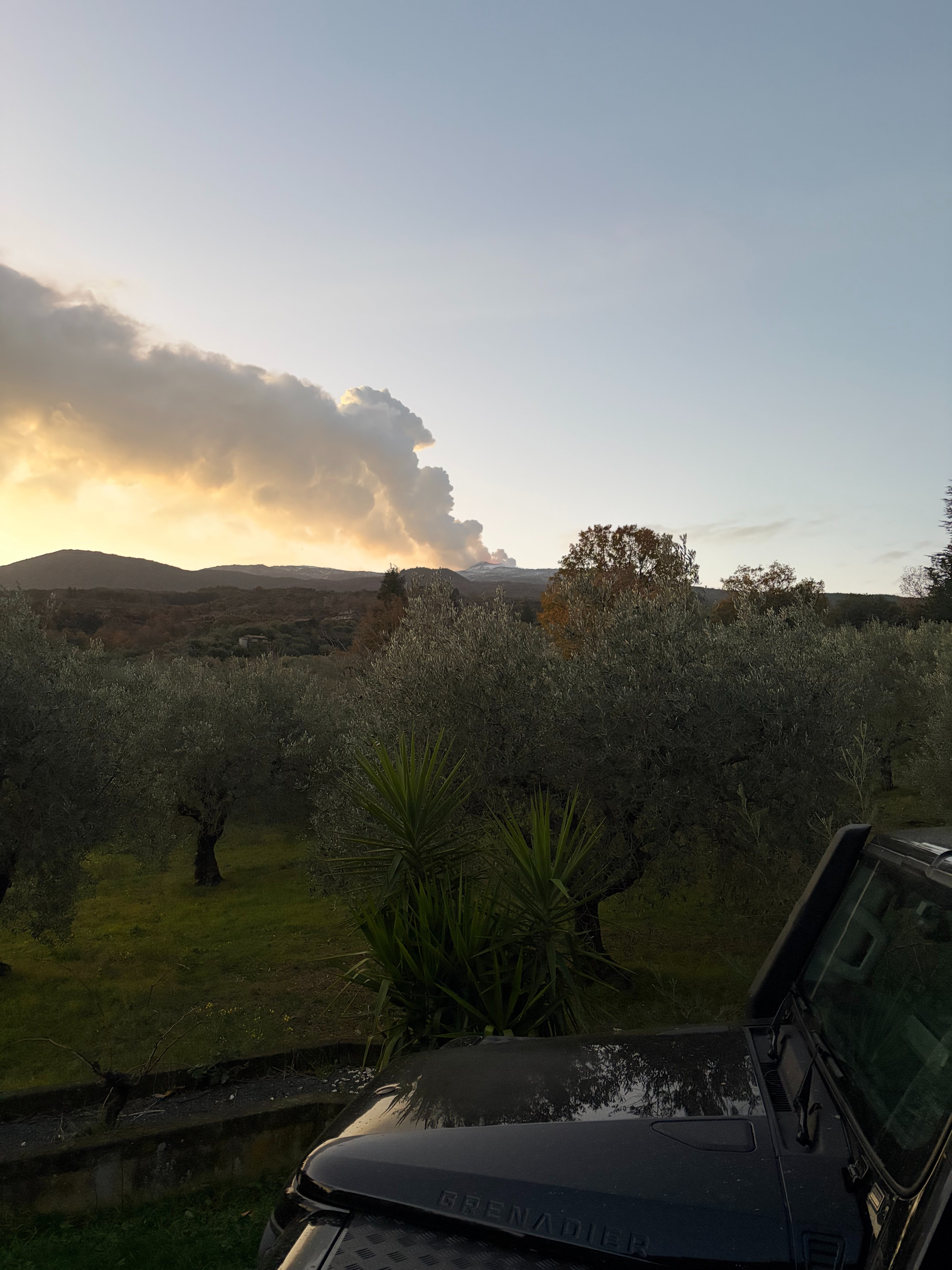 ValaisGrenadier_MtEtna Eruption 26Dec25.jpeg